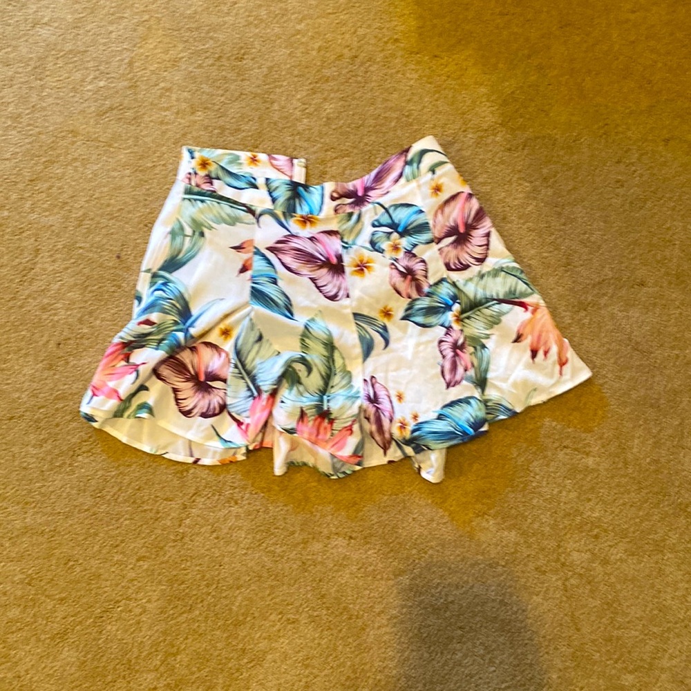 Shorts with floral print